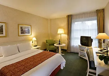 Courtyard By Marriott Regensburg Hotel